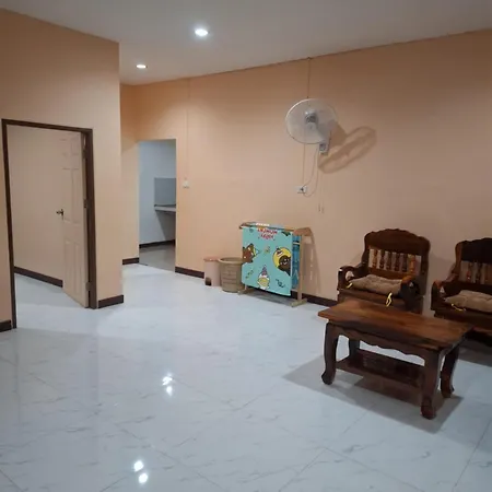Patcharin House 1别墅